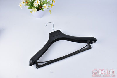 青云A-5高檔西裝衣架 專(zhuān)業(yè)與品質(zhì)的細(xì)節(jié)體現(xiàn)